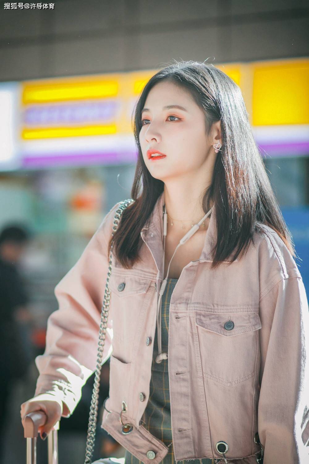 
娱乐圈来自1995年的女星 她们个个都是尤物胚子 谁是你的菜|星空·综合体育(图5)